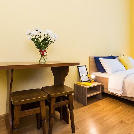 Modern 2Br Apartment In Central 리비프 외부 사진