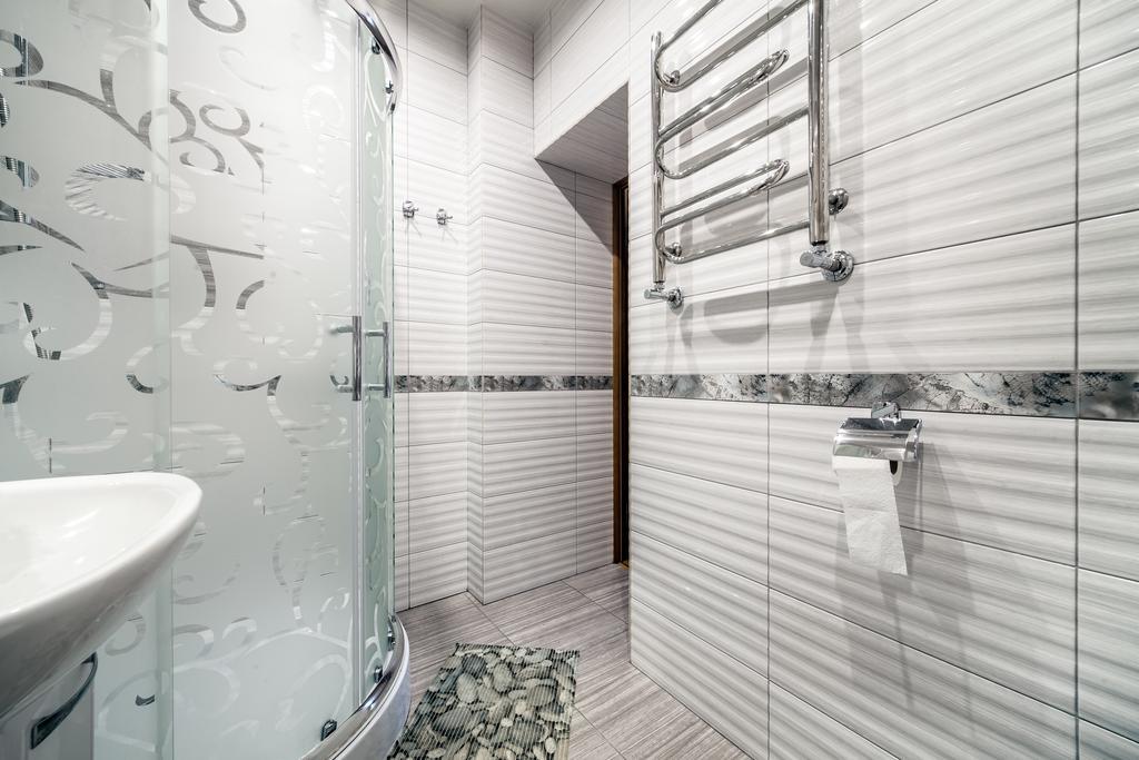 Modern 2Br Apartment In Central 리비프 외부 사진