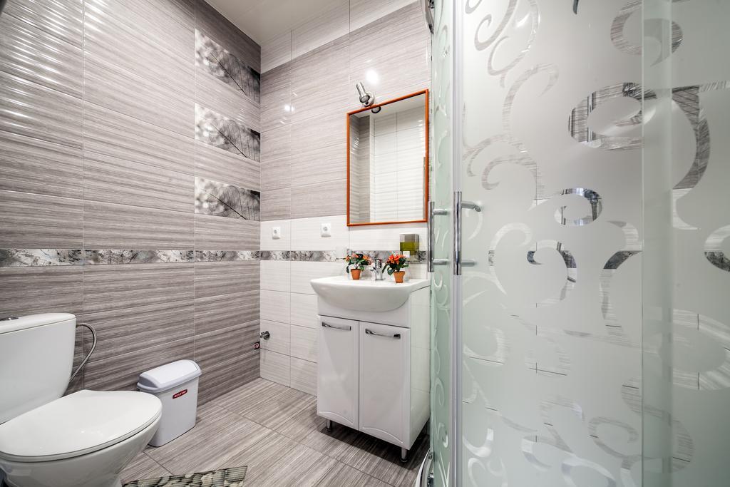 Modern 2Br Apartment In Central 리비프 외부 사진