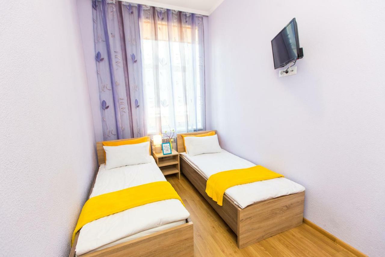 Modern 2Br Apartment In Central 리비프 외부 사진