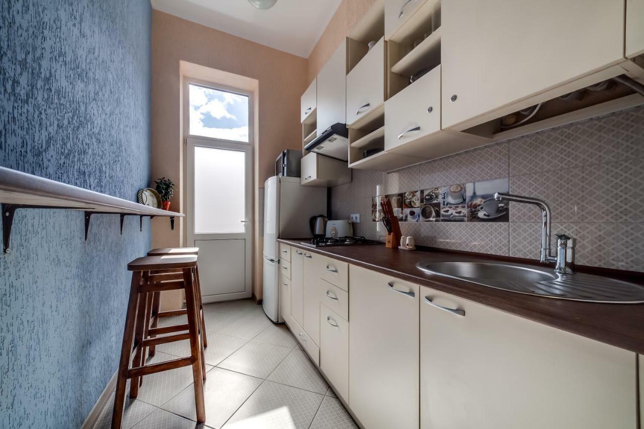 Modern 2Br Apartment In Central 리비프 외부 사진